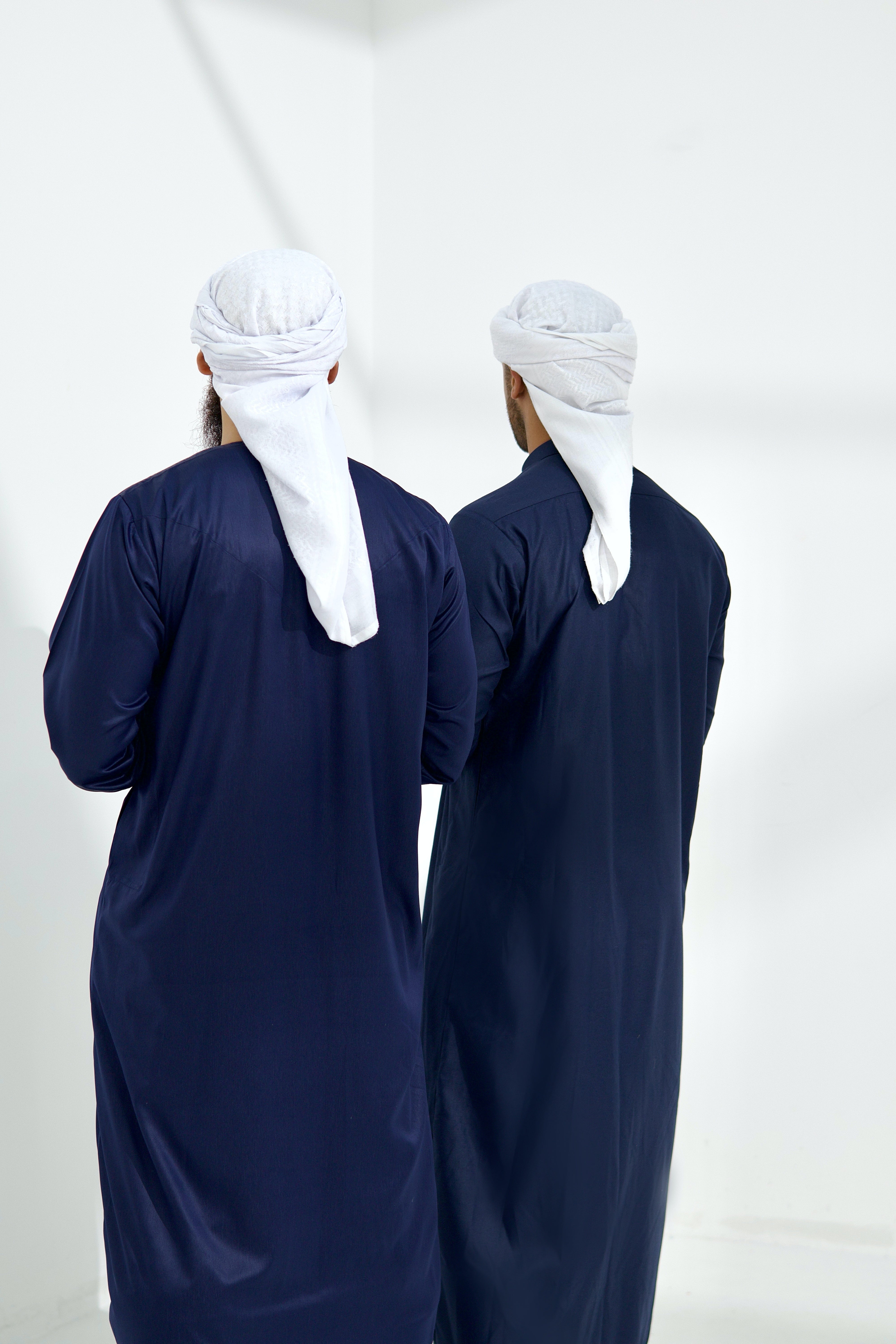 Qamis Saudi Satiné bleu nuit