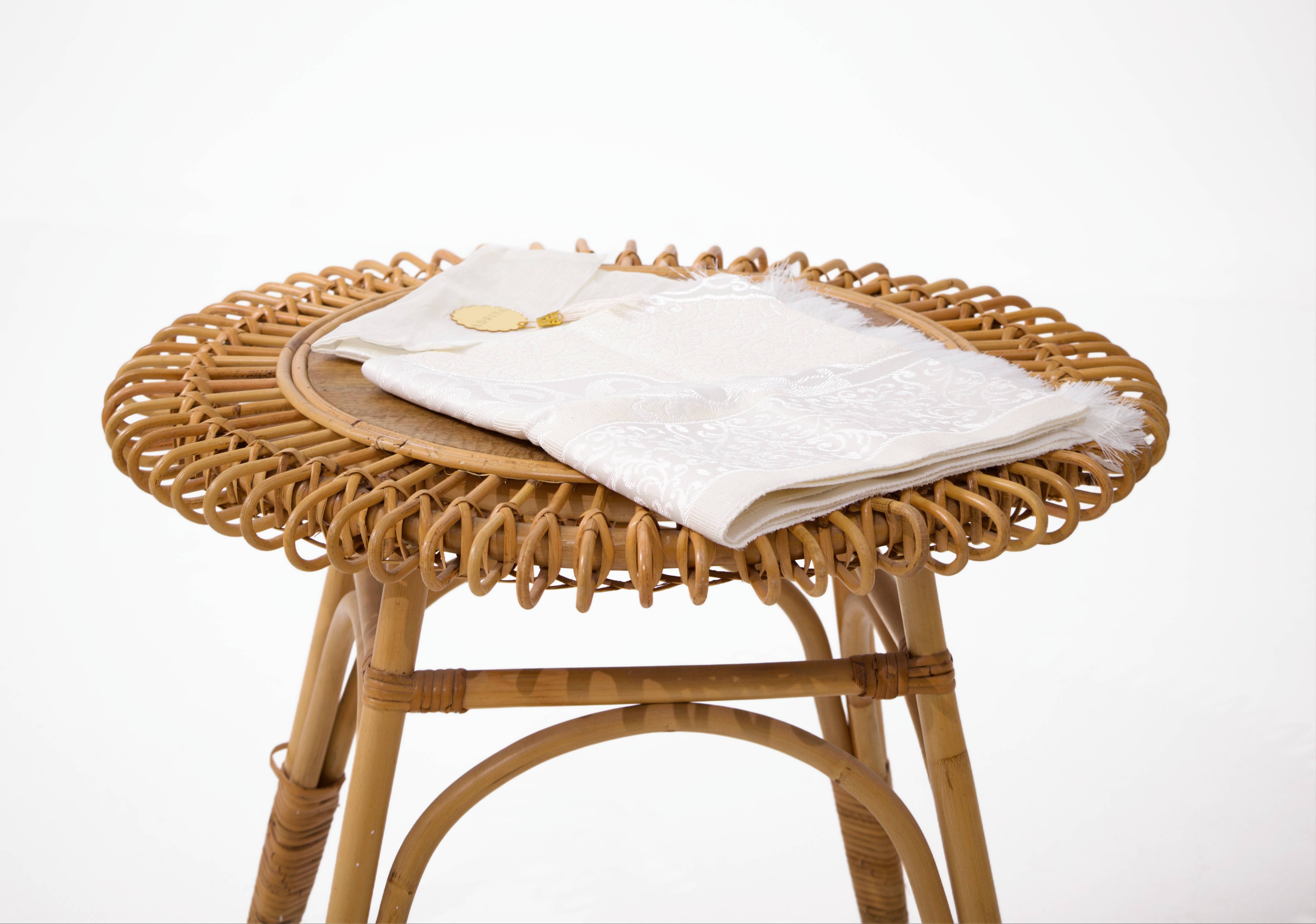 Tapis de prière brodé blanc